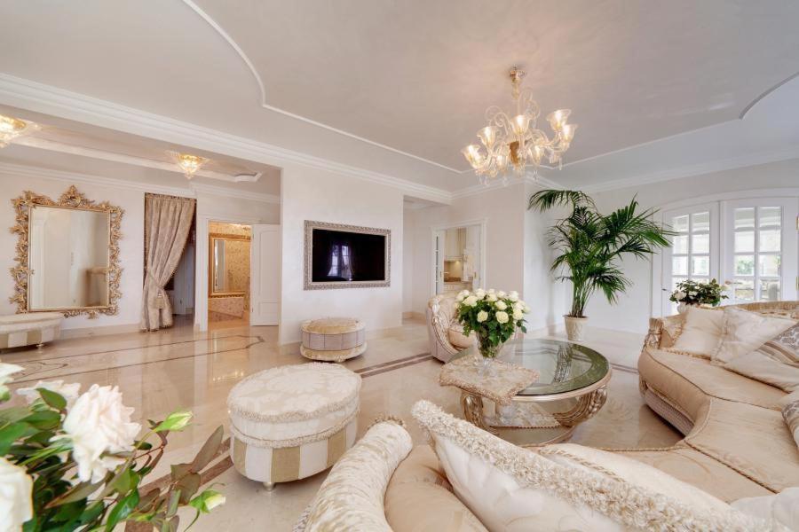 Saint-Jeannet  Villa Gloria الغرفة الصورة